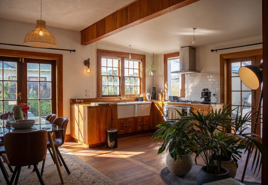 Kowhai Cottage | Pizza Oven | Super Central - KK2726