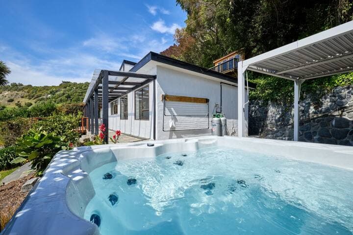 Close to Beach | Modern Bach | Views - KK68164