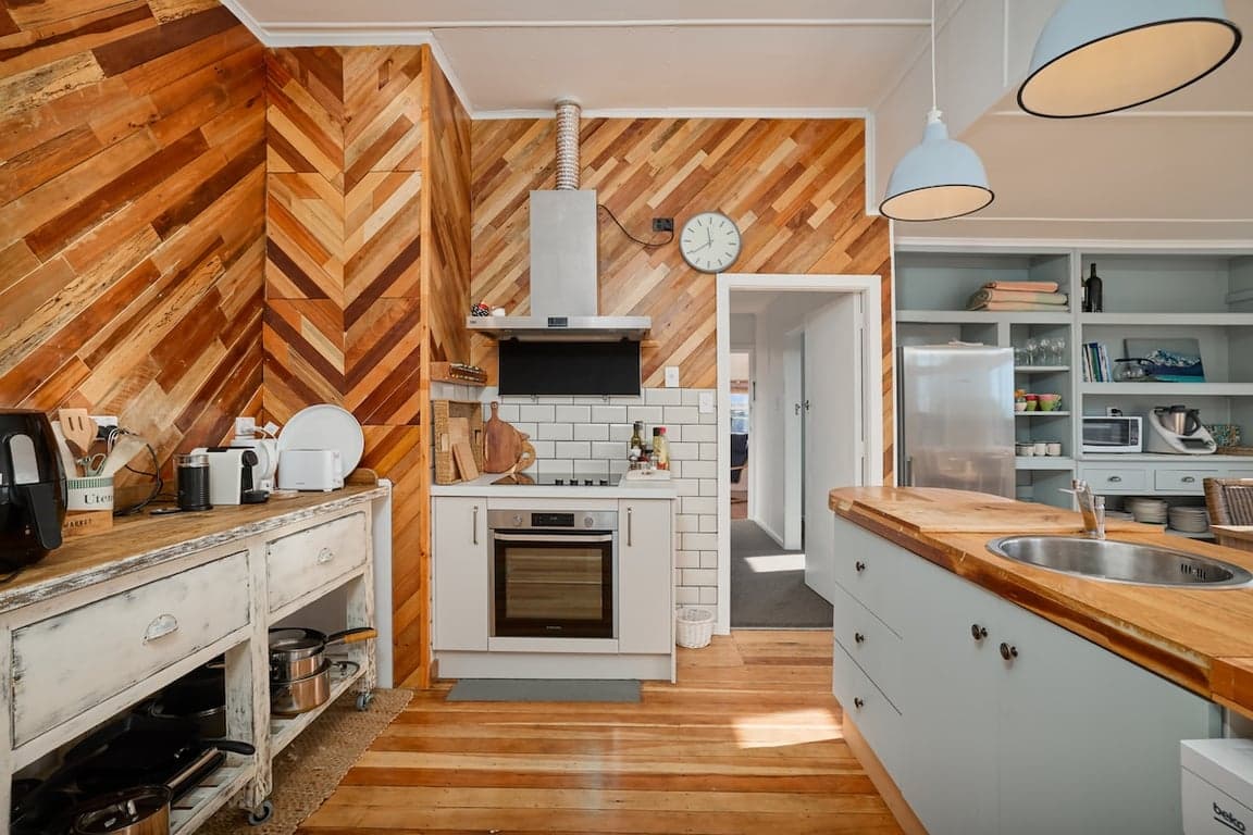 Spacious | Sunny | Homely - KK03219